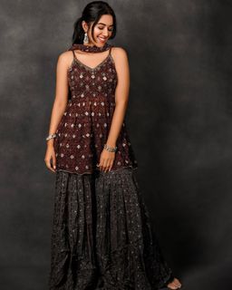 Mirnalini Ravi feet photo 13