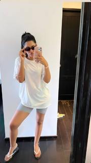 Mirnalini Ravi feet photo 19