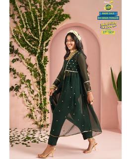 Mirnalini Ravi feet photo 8