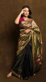 Mirnalini Ravi feet photo 7