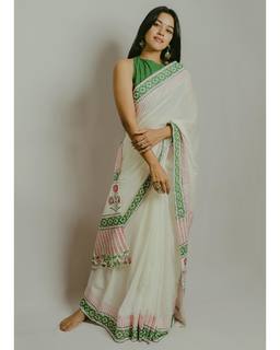 Mirnalini Ravi feet photo 19