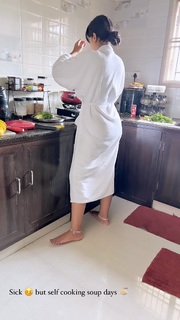 Mirnalini Ravi feet photo 18