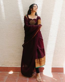 Mirnalini Ravi feet photo 2