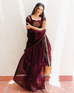 Mirnalini Ravi feet photo 1
