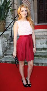 Mischa Barton feet photo thumbnail