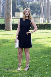 Mischa Barton feet photo thumbnail