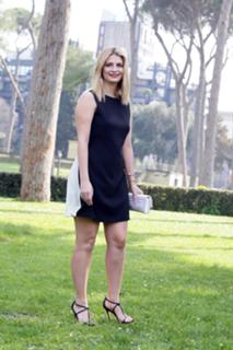 Mischa Barton feet photo thumbnail