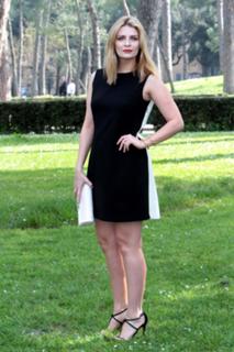 Mischa Barton feet photo thumbnail