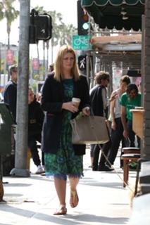 Mischa Barton feet photo thumbnail