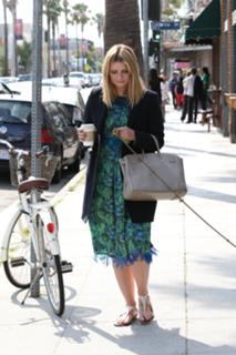 Mischa Barton feet photo thumbnail