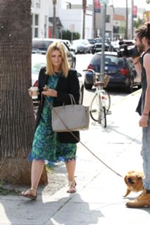 Mischa Barton feet photo thumbnail