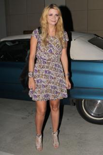 Mischa Barton feet photo thumbnail