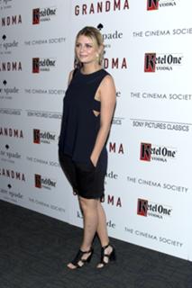 Mischa Barton feet photo thumbnail