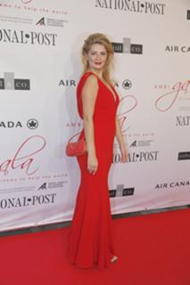 Mischa Barton feet photo thumbnail