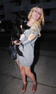 Mischa Barton feet photo thumbnail