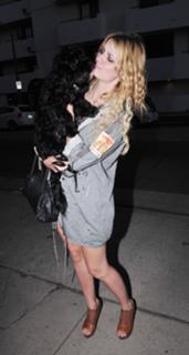 Mischa Barton feet photo thumbnail