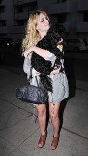 Mischa Barton feet photo thumbnail