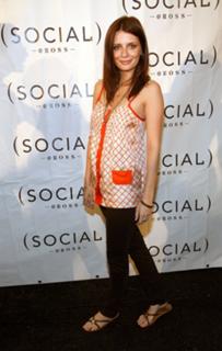 Mischa Barton feet photo thumbnail