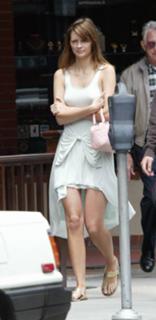 Mischa Barton feet photo thumbnail