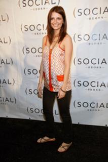 Mischa Barton feet photo thumbnail