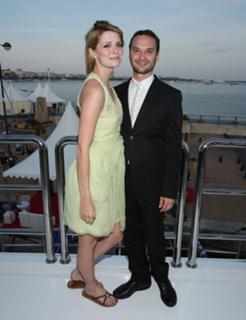 Mischa Barton feet photo thumbnail