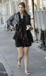 Mischa Barton feet photo thumbnail