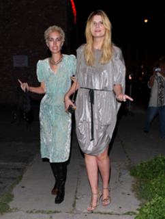 Mischa Barton feet photo thumbnail