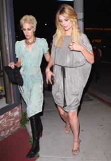 Mischa Barton feet photo thumbnail