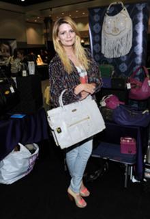 Mischa Barton feet photo thumbnail