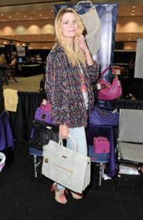 Mischa Barton feet photo thumbnail