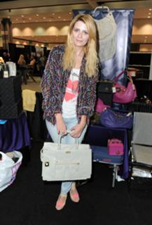 Mischa Barton feet photo thumbnail