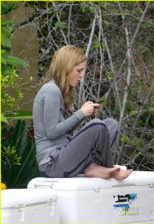 Mischa Barton feet photo thumbnail