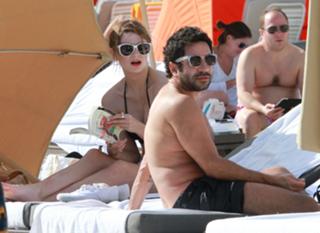 Mischa Barton feet photo thumbnail