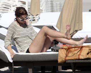 Mischa Barton feet photo thumbnail