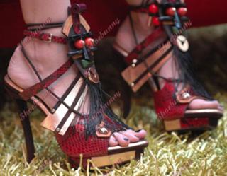 Mischa Barton feet photo thumbnail