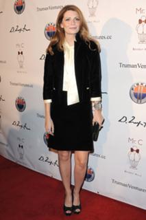 Mischa Barton feet photo thumbnail