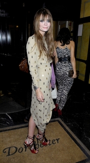 Mischa Barton feet photo thumbnail