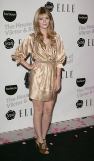 Mischa Barton feet photo thumbnail