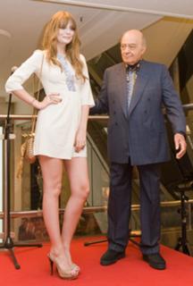 Mischa Barton feet photo thumbnail