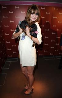 Mischa Barton feet photo thumbnail