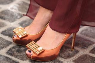 Mischa Barton feet photo thumbnail