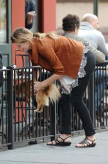 Mischa Barton feet photo thumbnail