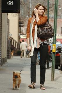 Mischa Barton feet photo thumbnail
