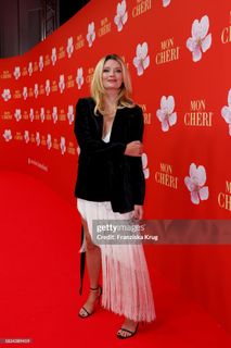 Mischa Barton feet photo thumbnail