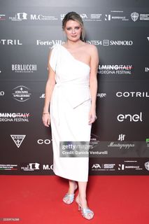 Mischa Barton feet photo thumbnail