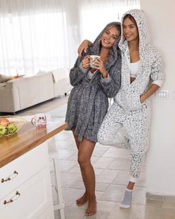 Mishel Gerzig feet photo thumbnail