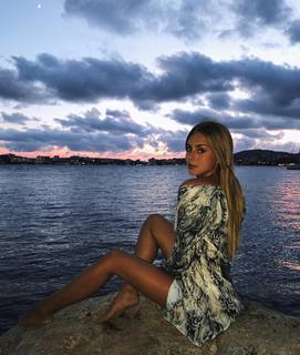 Mishel Gerzig feet photo thumbnail