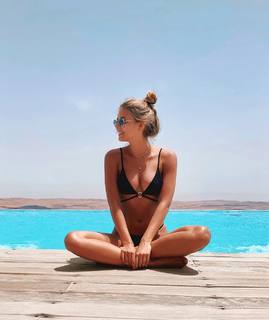 Mishel Gerzig feet photo thumbnail