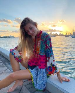 Mishel Gerzig feet photo thumbnail