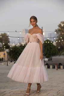 Mishel Gerzig feet photo thumbnail